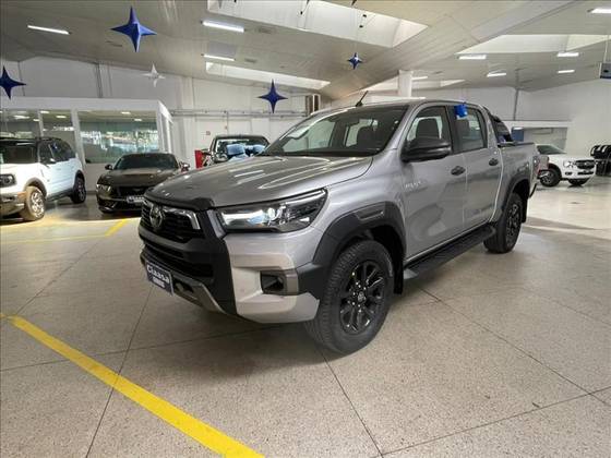 TOYOTA HILUX 2.8 D-4D TURBO DIESEL CD CONQUEST 4X4 AUTOMÁTICO
